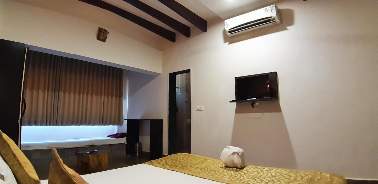 Gir Lions Paw Resort With Swimming Pool Sasan Gir Exterior photo