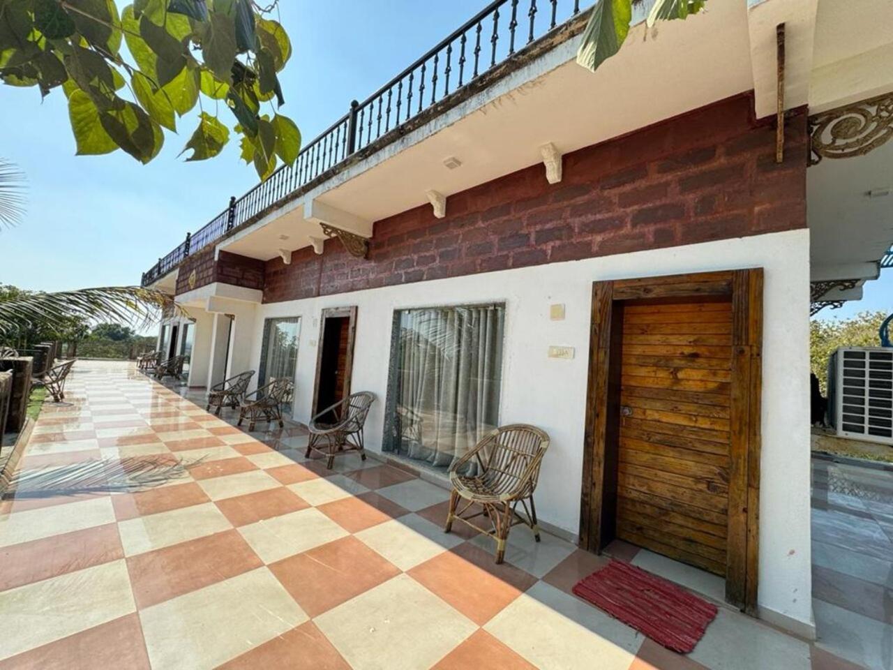 Gir Lions Paw Resort With Swimming Pool Sasan Gir Exterior photo
