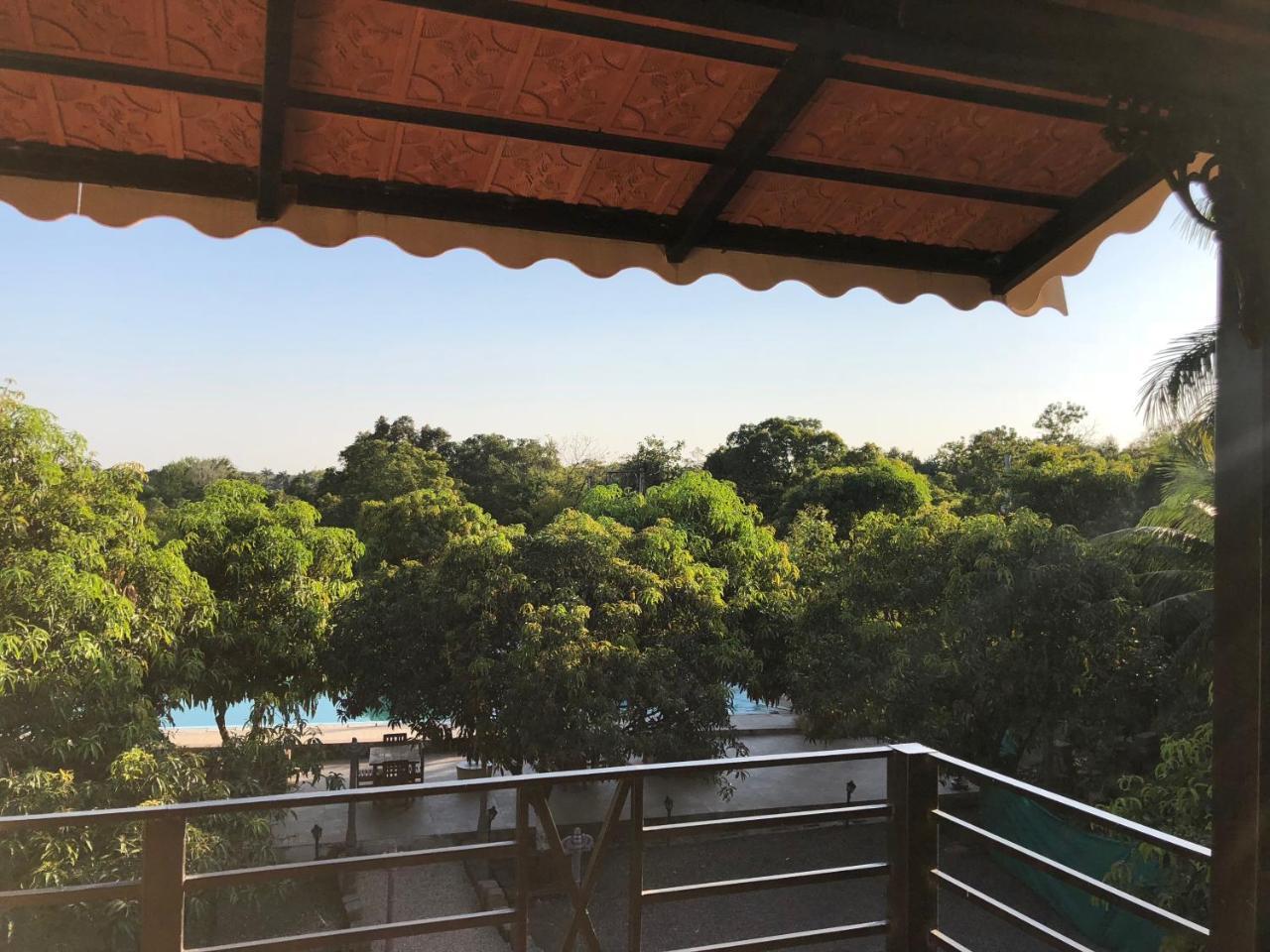 Gir Lions Paw Resort With Swimming Pool Sasan Gir Exterior photo